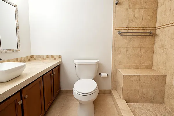 $1,900 | 32 Colonial Club Drive, Unit 203, Boynton Beach, FL 33435