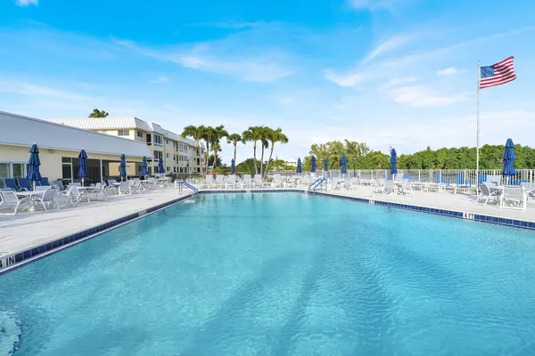 $1,900 | 32 Colonial Club Drive, Unit 203, Boynton Beach, FL 33435