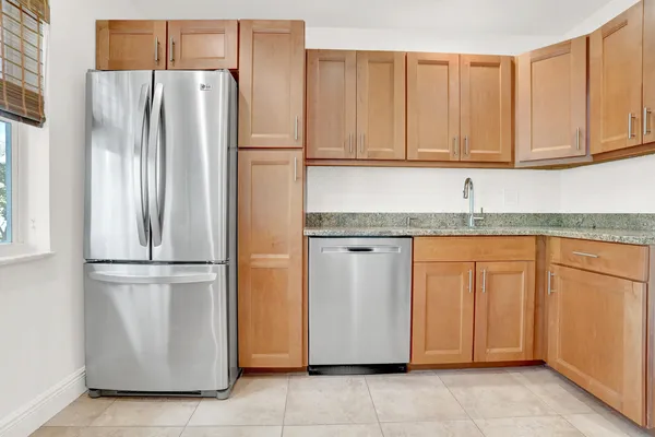 $1,900 | 32 Colonial Club Drive, Unit 203, Boynton Beach, FL 33435