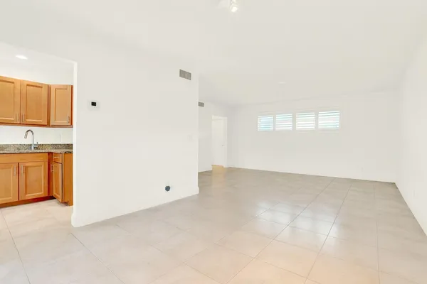 $1,900 | 32 Colonial Club Drive, Unit 203, Boynton Beach, FL 33435