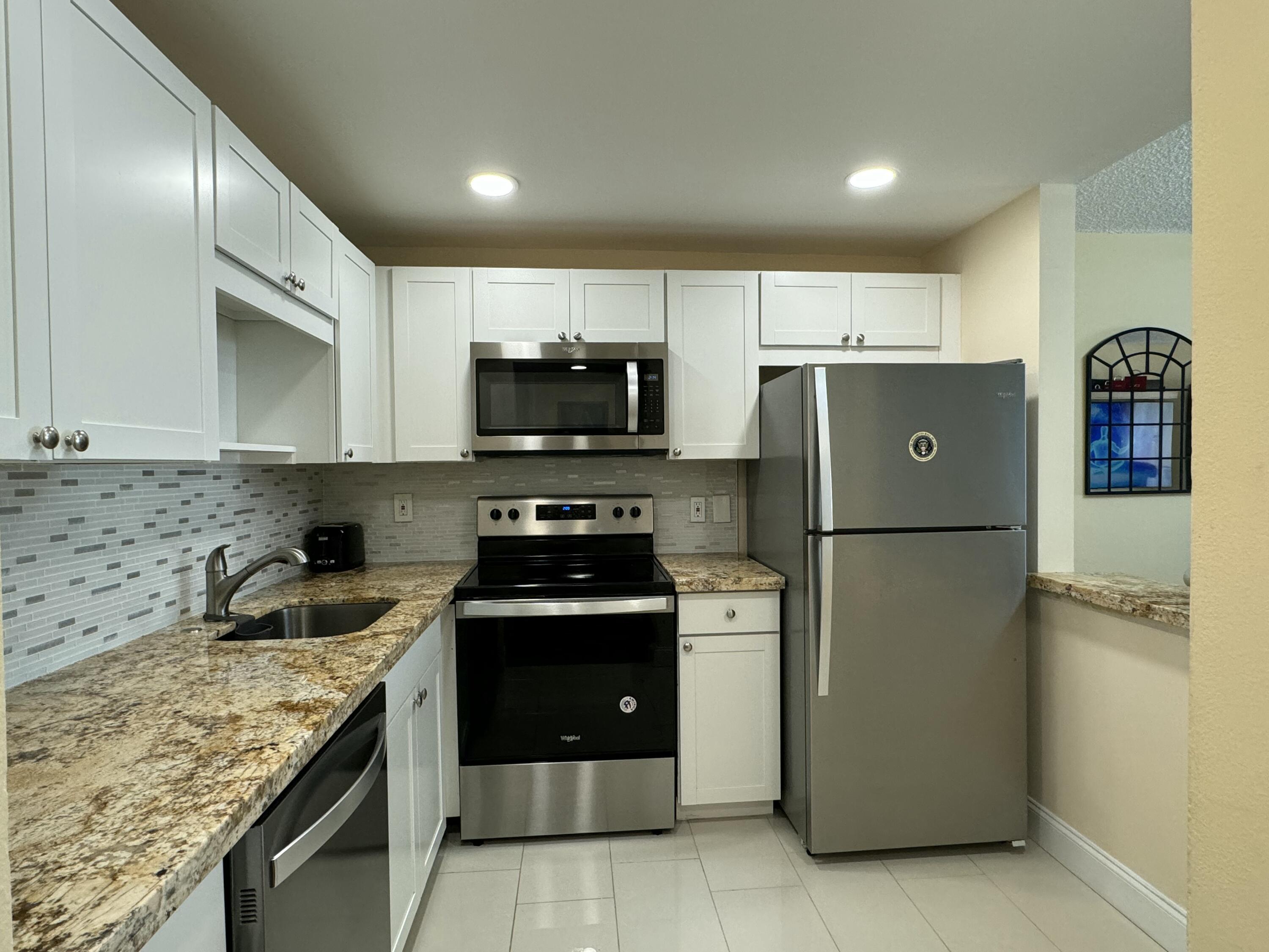 9355 Southwest 8th Street, Unit 417 Boca Raton, FL 33428 - Photo 10 of 27 IMG_9131