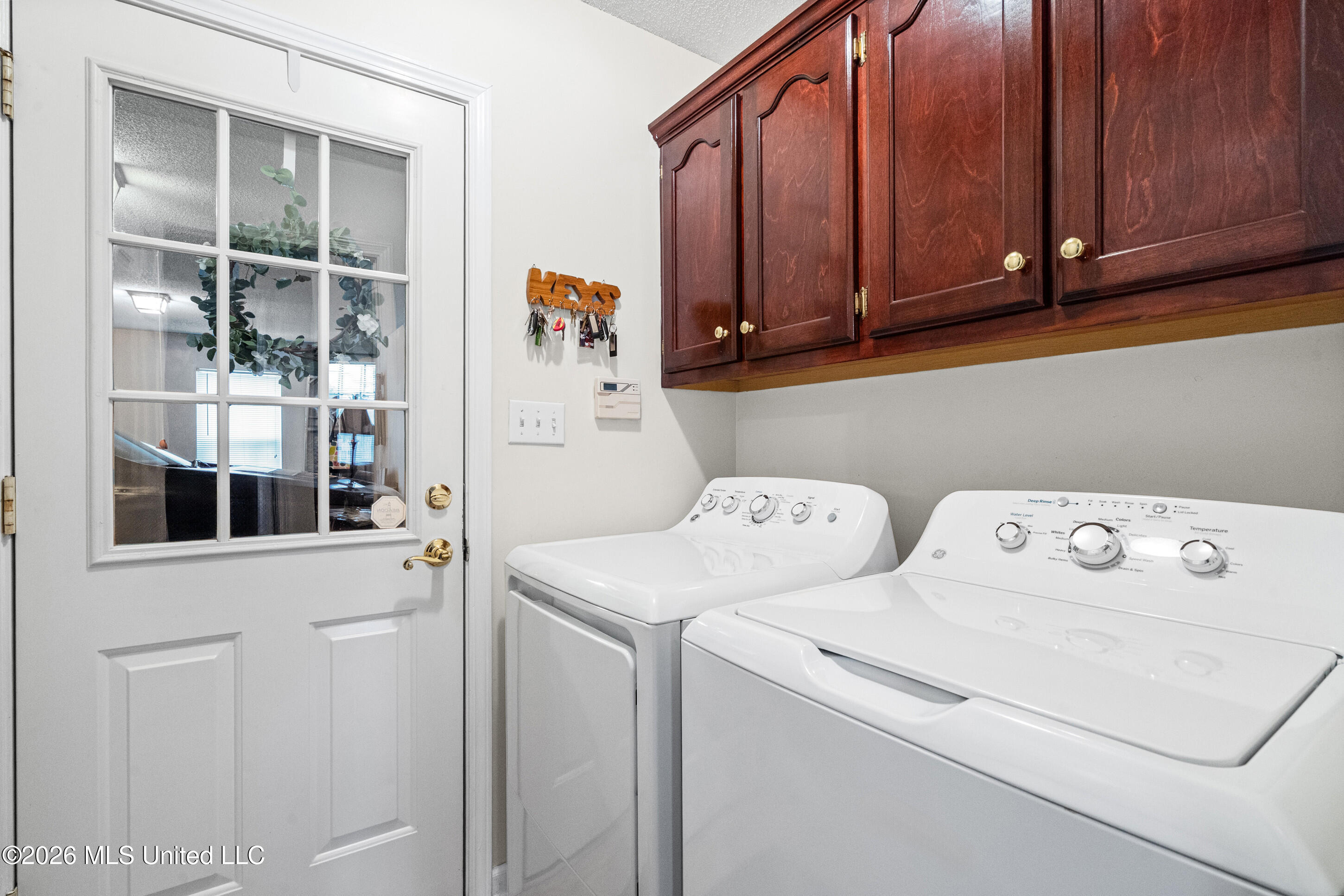 6546 Braybourne Main Olive Branch, MS 38654 - Photo 20 of 30 Laundry Room with Storage