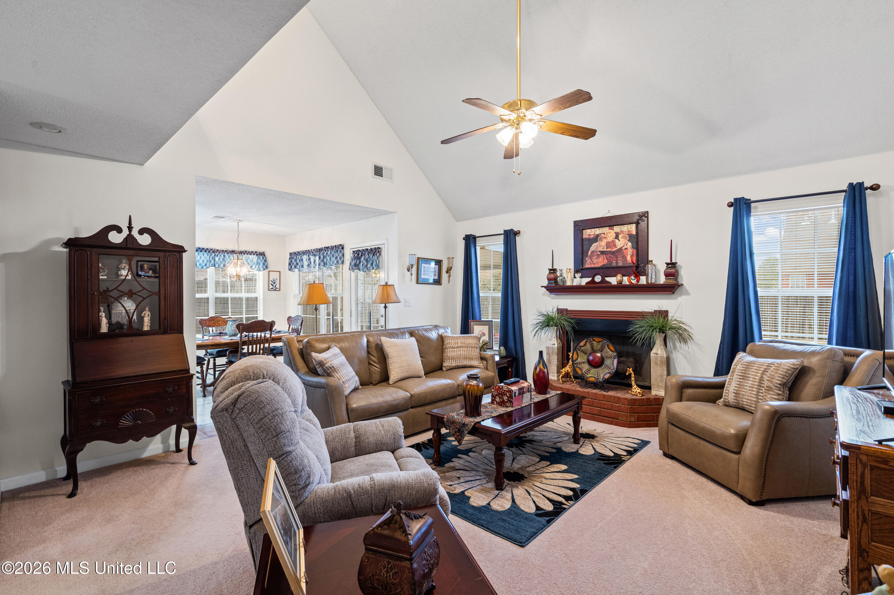 6546 Braybourne Main Olive Branch, MS 38654 - Photo 4 of 30 Bright & Open Living Space