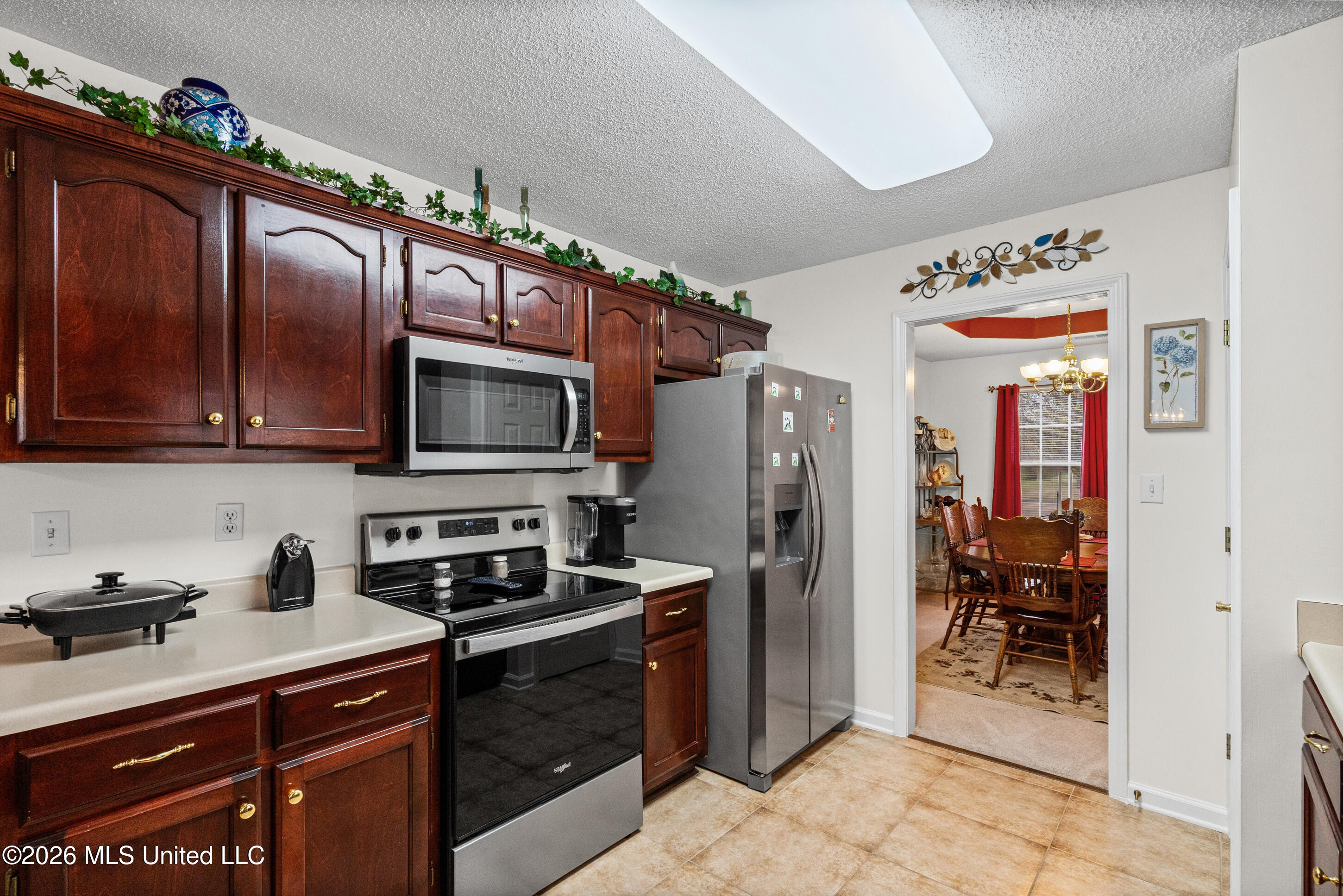 6546 Braybourne Main Olive Branch, MS 38654 - Photo 6 of 30 Gourmet Kitchen w/ Stainless Appliances