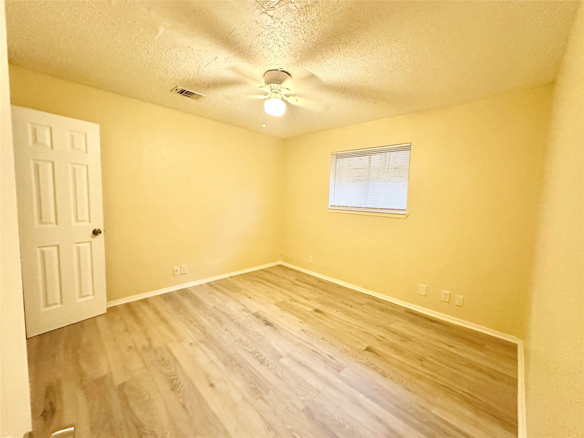 4302 Scottsdale Road, Unit A Austin, TX 78721 - Photo 18 of 30 a view of an empty room