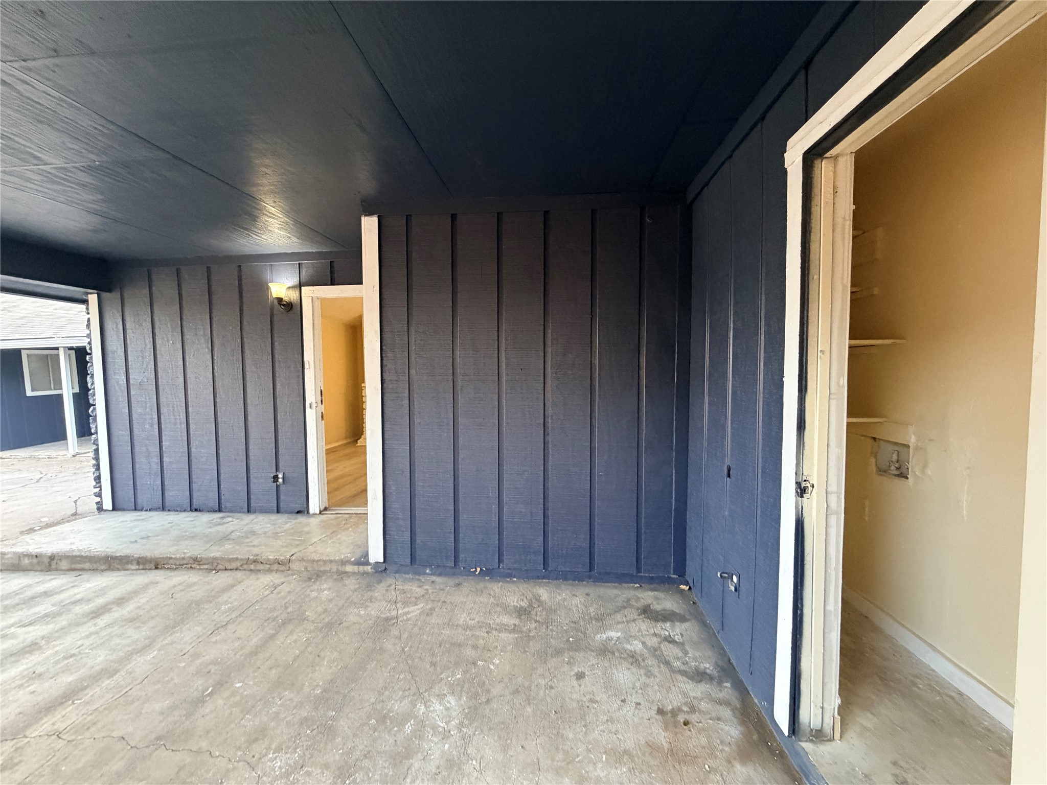 4302 Scottsdale Road, Unit A Austin, TX 78721 - Photo 28 of 30 an empty room with windows