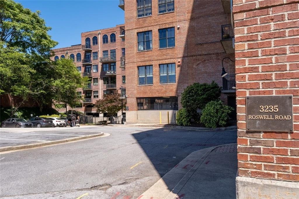 3235 Roswell Road Northeast, Unit 402 Atlanta, GA 30305 - Photo 30 of 35