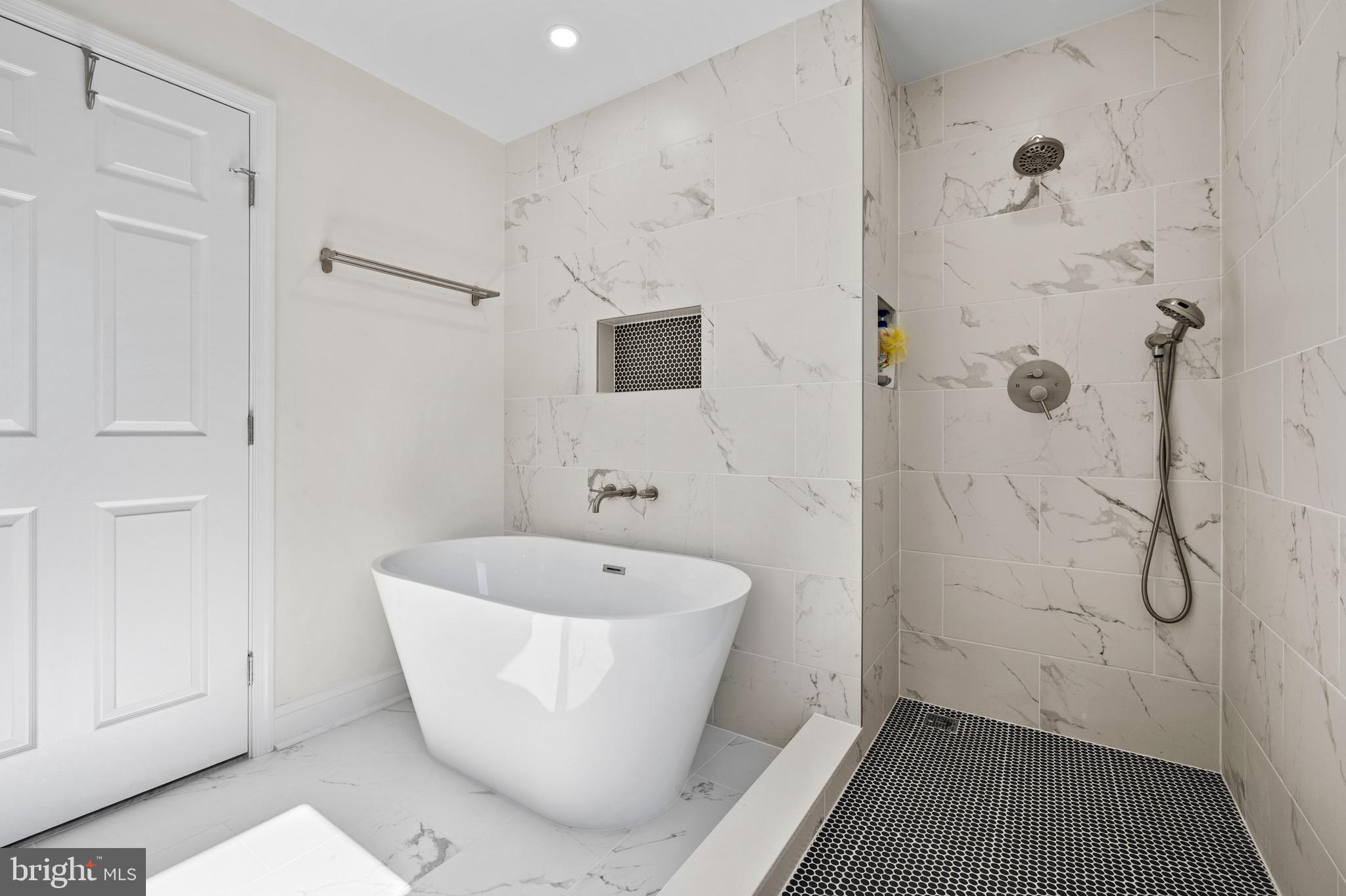 708 Hankin Street Silver Spring, MD 20910 - Photo 17 of 37 Master bedroom soaking tub and shower