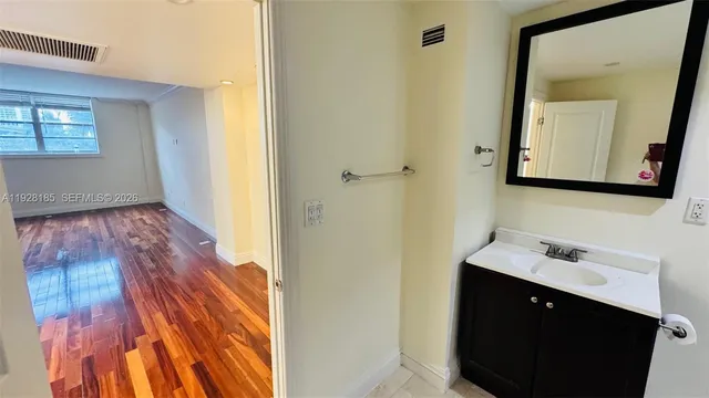 $3,499 | 19390 Collins Avenue, Unit 307, Sunny Isles Beach, FL 33160