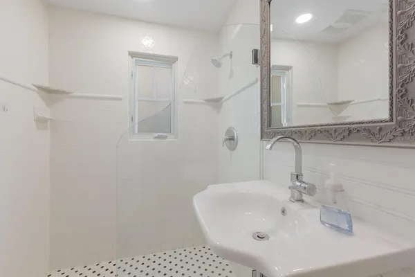 $890,000 | 370 East Railroad Avenue, Unit 1, Boca Grande, FL 33921