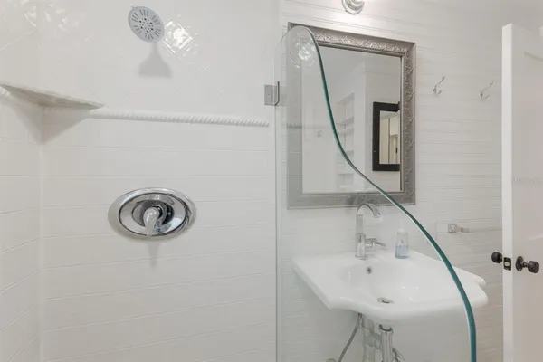 $890,000 | 370 East Railroad Avenue, Unit 1, Boca Grande, FL 33921