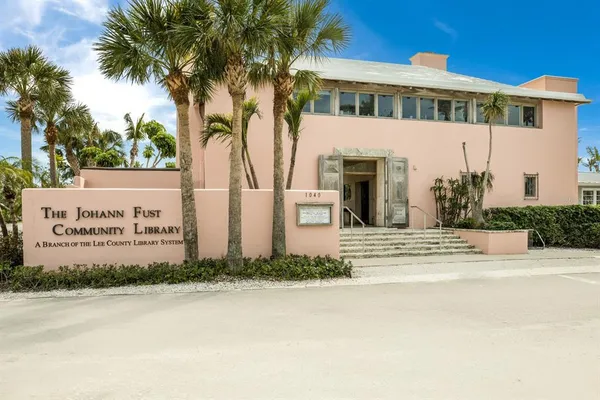 $890,000 | 370 East Railroad Avenue, Unit 1, Boca Grande, FL 33921