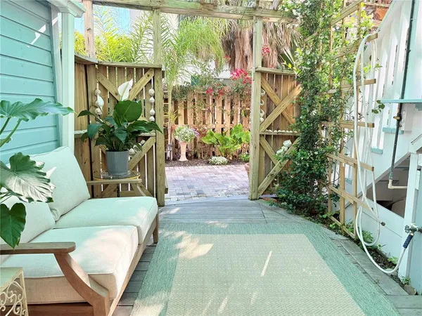 $890,000 | 370 East Railroad Avenue, Unit 1, Boca Grande, FL 33921