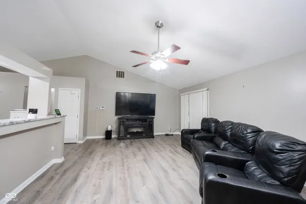 $289,900 | 8066 Cardinal Cove East, Indianapolis, IN 46256