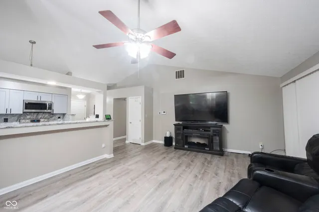 $289,900 | 8066 Cardinal Cove East, Indianapolis, IN 46256