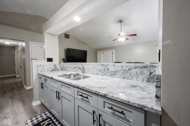 $289,900 | 8066 Cardinal Cove East, Indianapolis, IN 46256