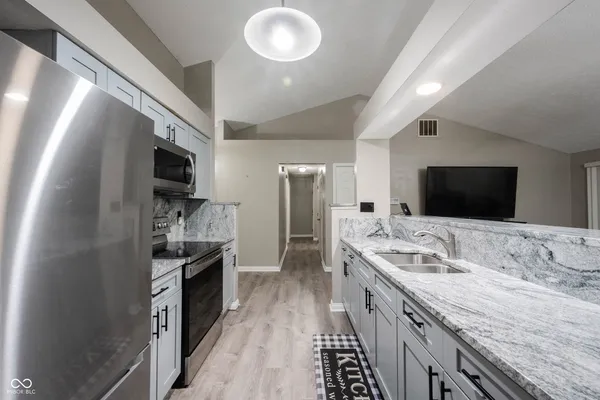 $289,900 | 8066 Cardinal Cove East, Indianapolis, IN 46256