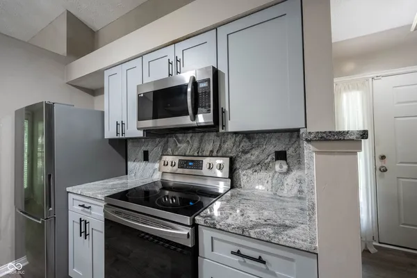 $289,900 | 8066 Cardinal Cove East, Indianapolis, IN 46256