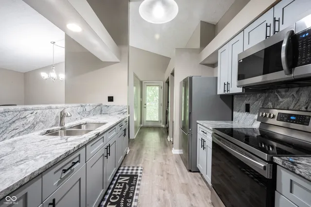 $289,900 | 8066 Cardinal Cove East, Indianapolis, IN 46256