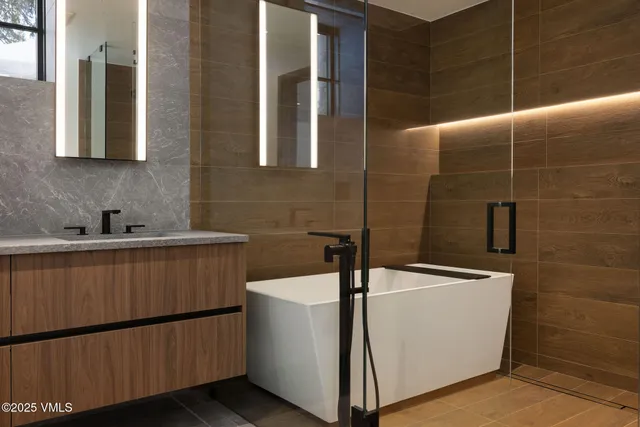 $28,200,000 | 366 West Forest Road, Vail, CO 81657