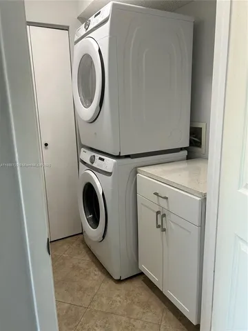 $2,200 | 8821 Wiles Road, Unit 305, Coral Springs, FL 33067