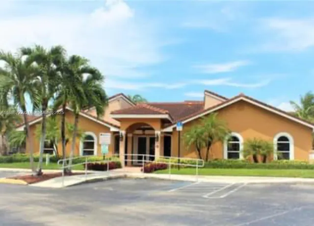 $2,200 | 8821 Wiles Road, Unit 305, Coral Springs, FL 33067