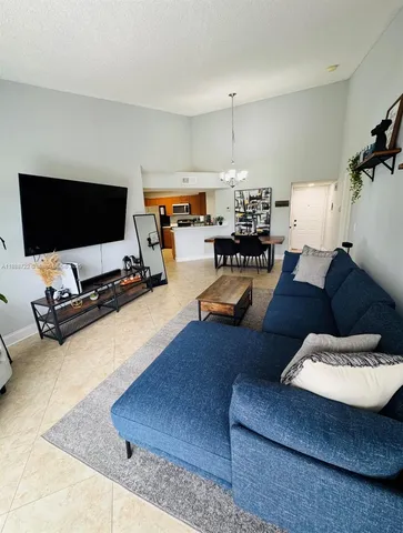 $2,200 | 8821 Wiles Road, Unit 305, Coral Springs, FL 33067