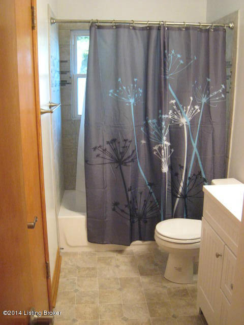 9108 Chenault Road Louisville, KY 40258 - Photo 12 of 23 Large linen closet on left