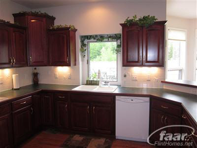 11253 Potter Road Flushing, MI 48433 - Photo 5 of 31 20284271-4.JPG