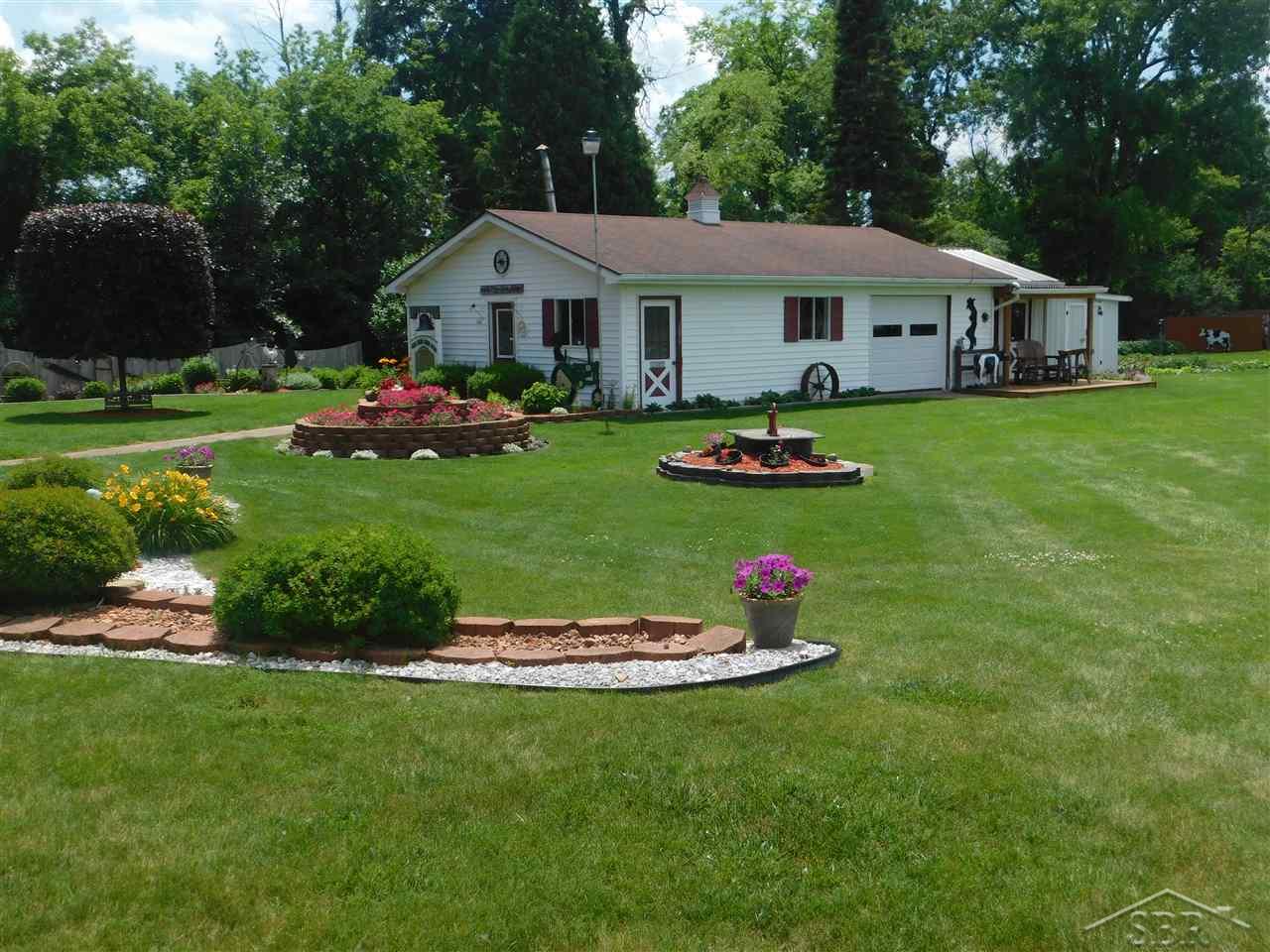 2236 South Miller Road Saginaw, MI 48609 - Photo 37 of 47 31354208-36.JPG