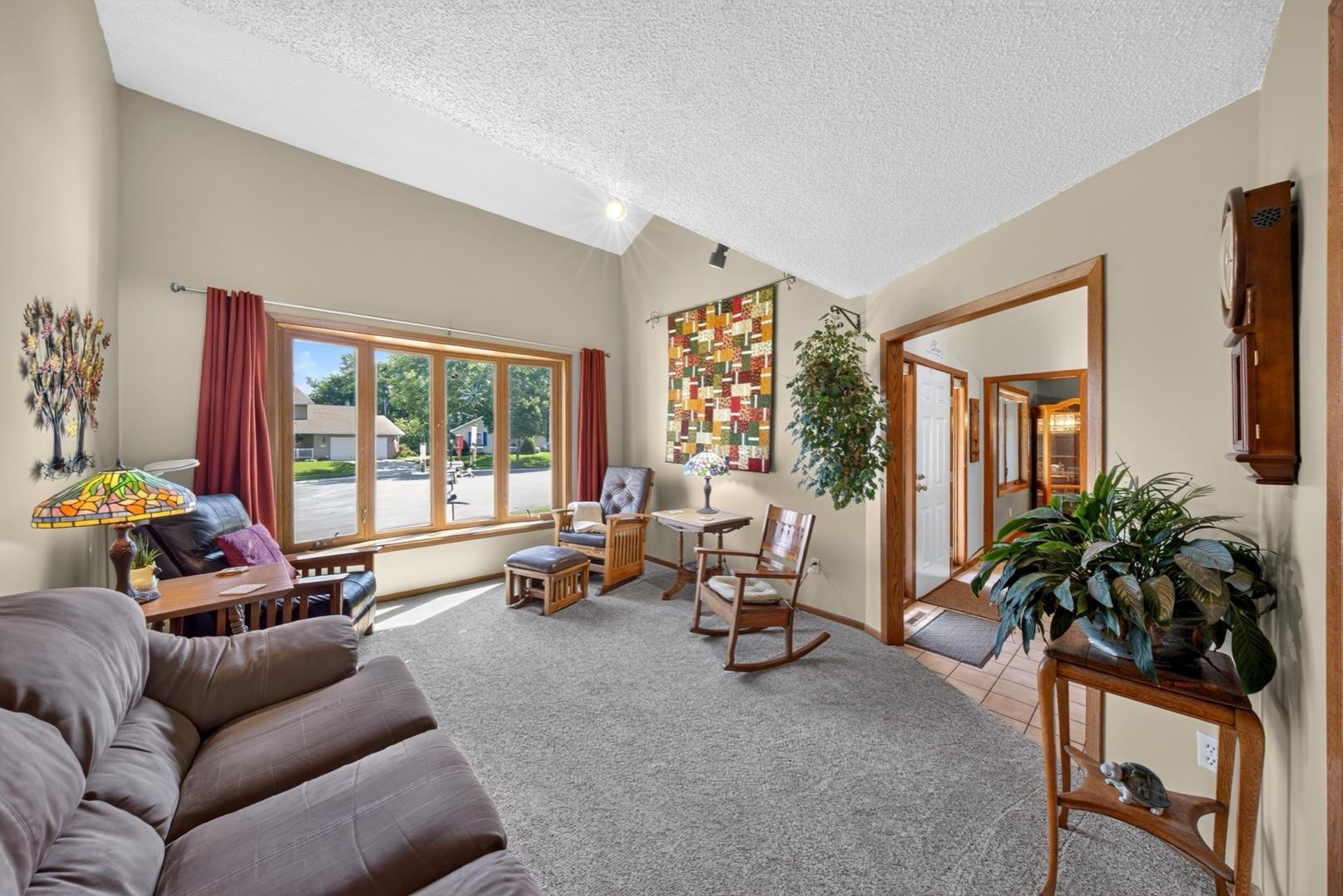 1116 Knoll Court Northwest Rochester, MN 55901 - Photo 4 of 56
