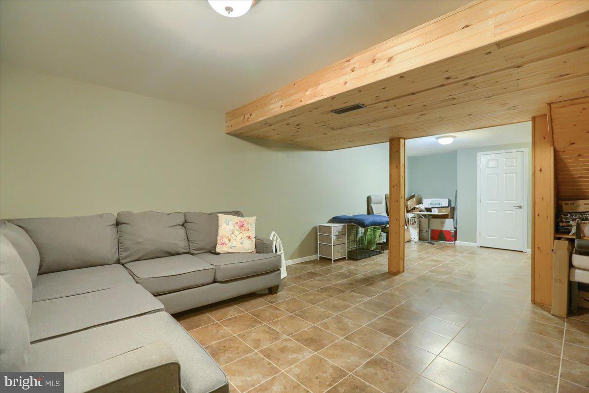 2558 Spring Valley Road Lancaster, PA 17601 - Photo 37 of 43 Gallery Image 37