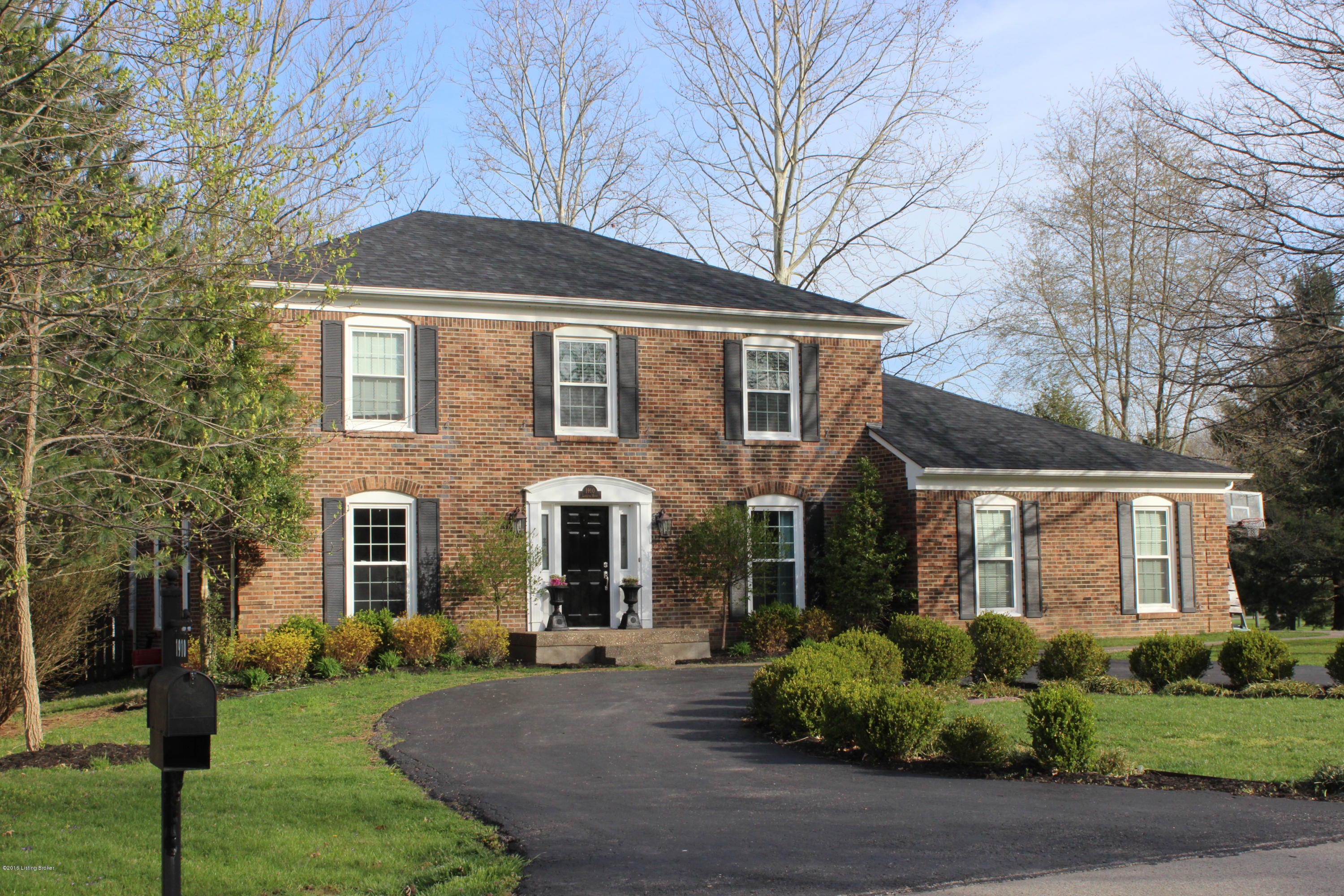 1910 Landing Road Prospect, KY 40059 - Photo 2 of 34 2 story brick in North Oldham School district