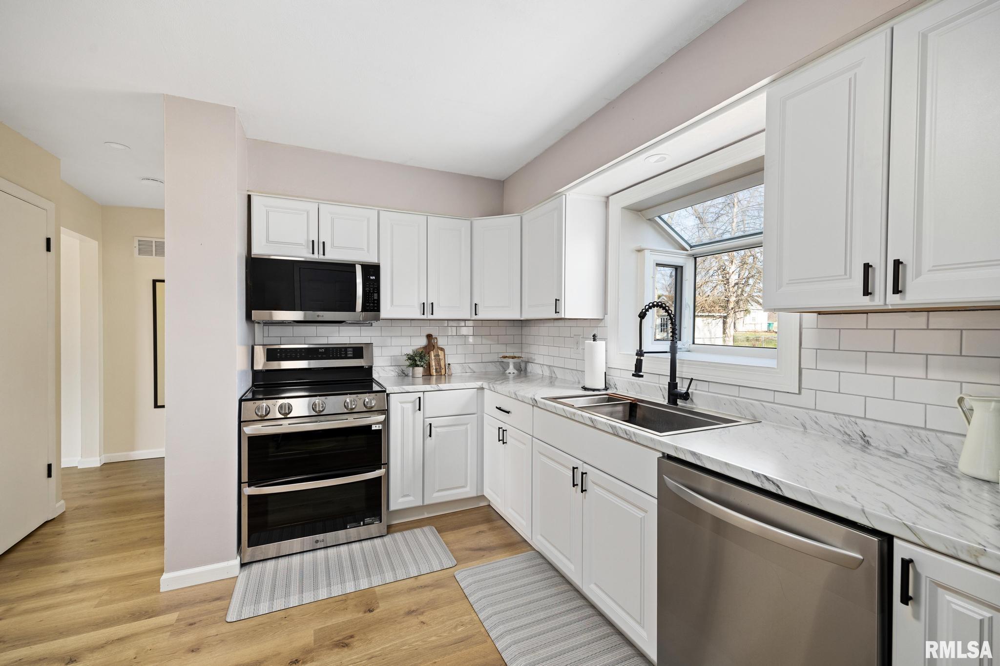 1109 Brookhill Road Peoria, IL 61615 - Photo 11 of 34