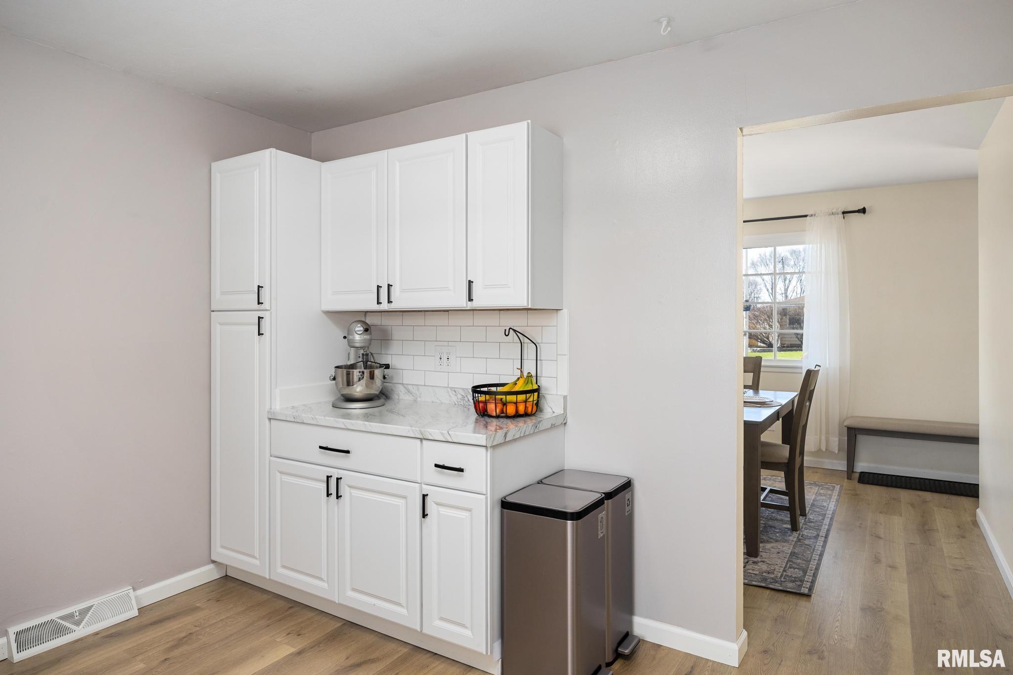 1109 Brookhill Road Peoria, IL 61615 - Photo 12 of 34