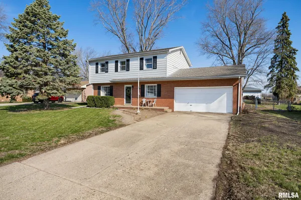 $239,900 | 1109 Brookhill Road, Peoria, IL 61615