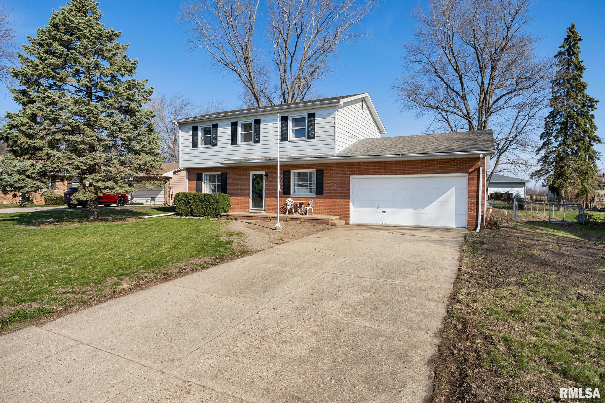 1109 Brookhill Road Peoria, IL 61615 - Photo 2 of 34