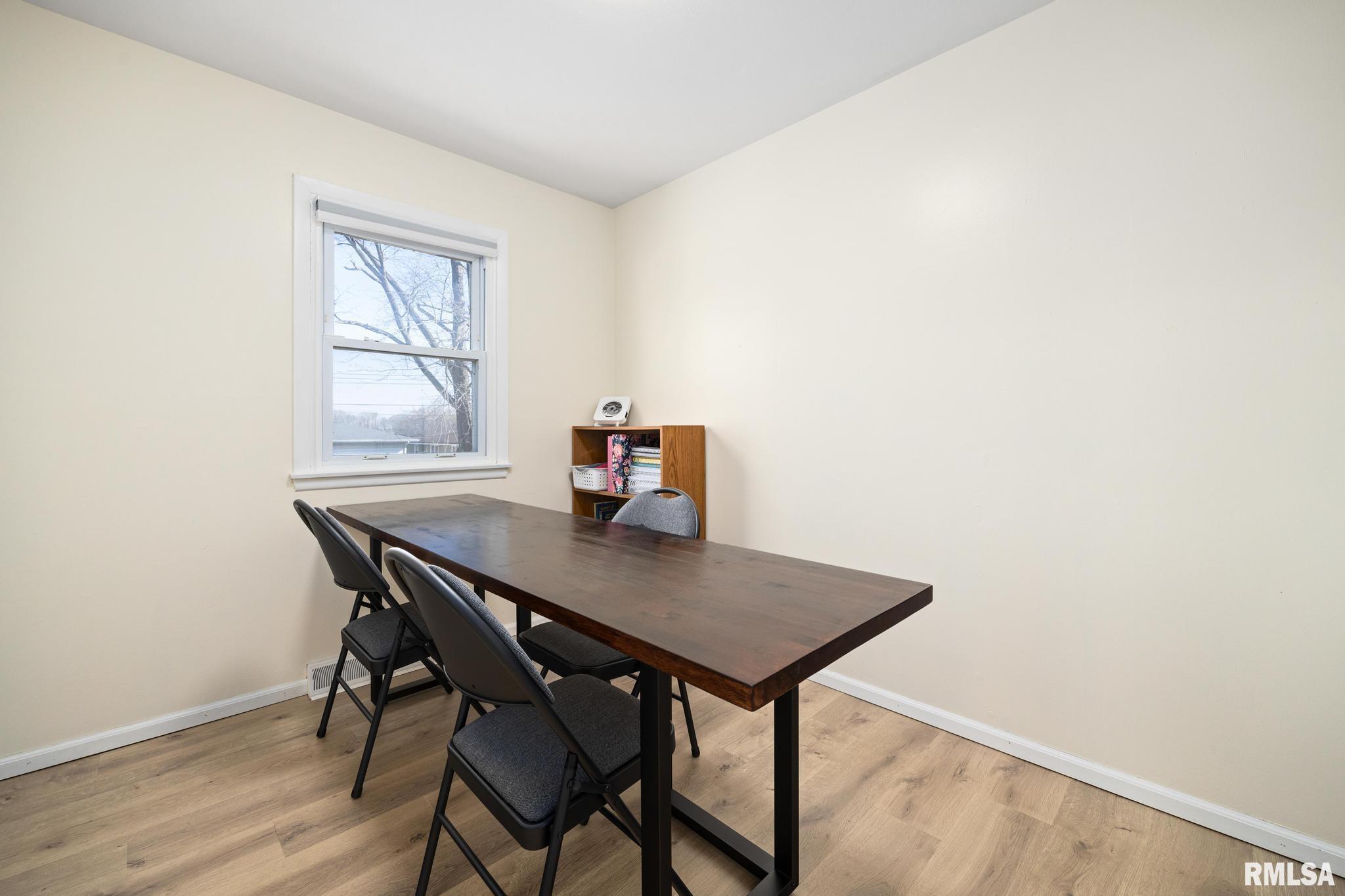 1109 Brookhill Road Peoria, IL 61615 - Photo 24 of 34