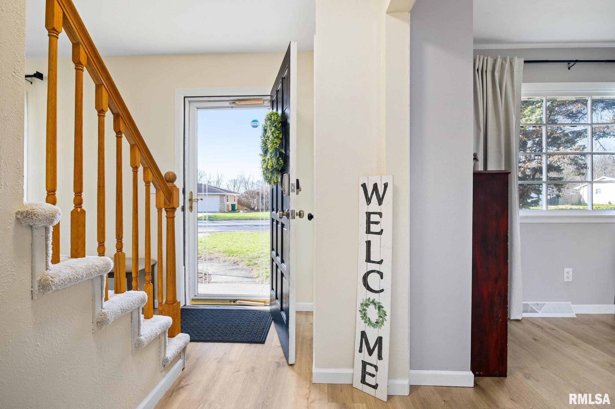 1109 Brookhill Road Peoria, IL 61615 - Photo 4 of 34