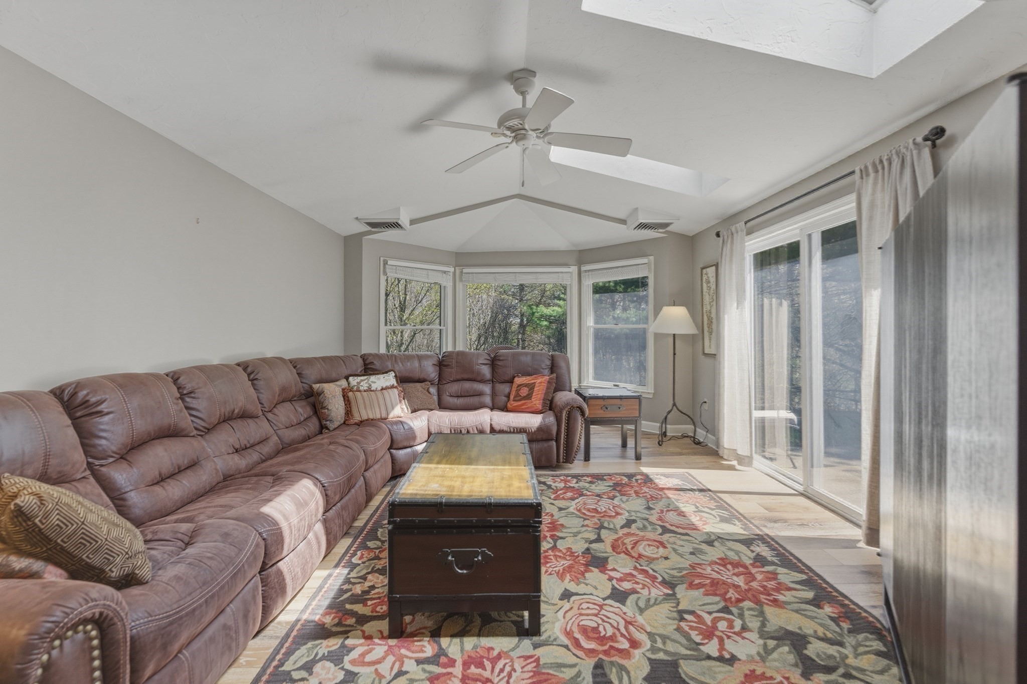 402 Ridgefield Circle, Unit D1 Clinton, MA 01510 - Photo 19 of 34 Gallery Image 19