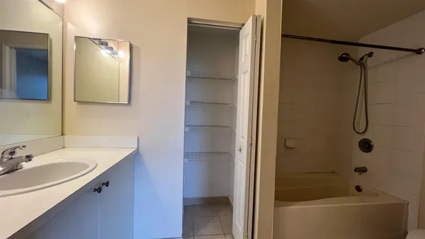 $2,700 | 7950 North Nob Hill Road, Unit 203, Tamarac, FL 33321