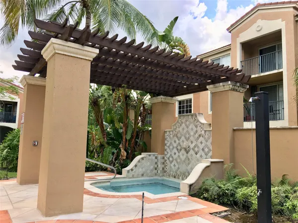$2,700 | 7950 North Nob Hill Road, Unit 203, Tamarac, FL 33321