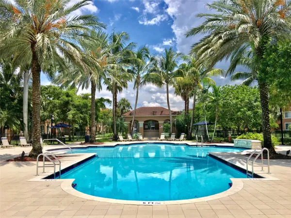 $2,700 | 7950 North Nob Hill Road, Unit 203, Tamarac, FL 33321