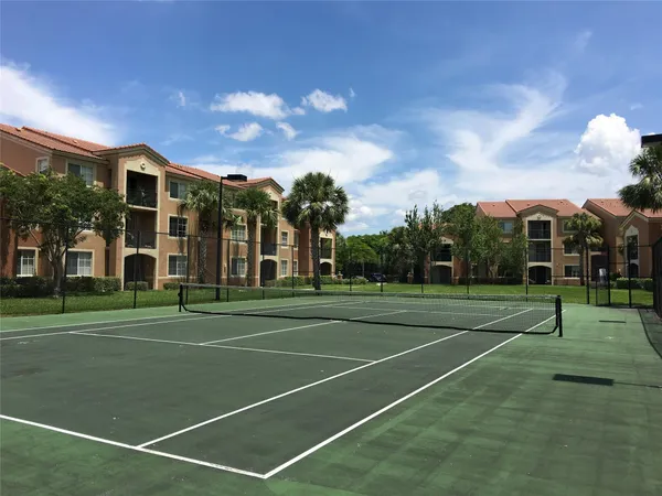 $2,700 | 7950 North Nob Hill Road, Unit 203, Tamarac, FL 33321