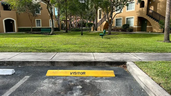 $2,700 | 7950 North Nob Hill Road, Unit 203, Tamarac, FL 33321