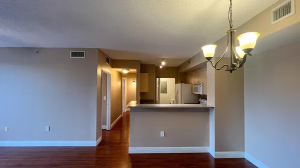 $2,700 | 7950 North Nob Hill Road, Unit 203, Tamarac, FL 33321