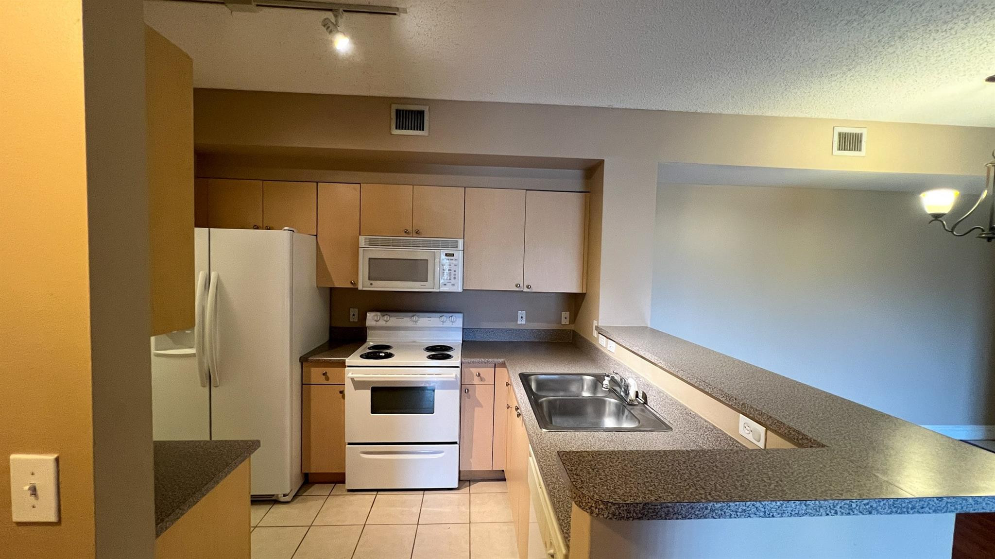 7950 North Nob Hill Road, Unit 203 Tamarac, FL 33321 - Photo 7 of 24 Photo 7