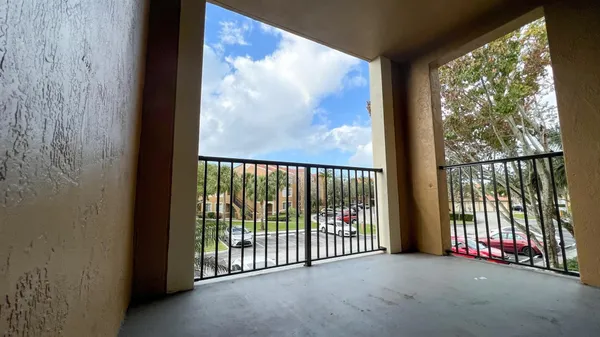 $2,700 | 7950 North Nob Hill Road, Unit 203, Tamarac, FL 33321