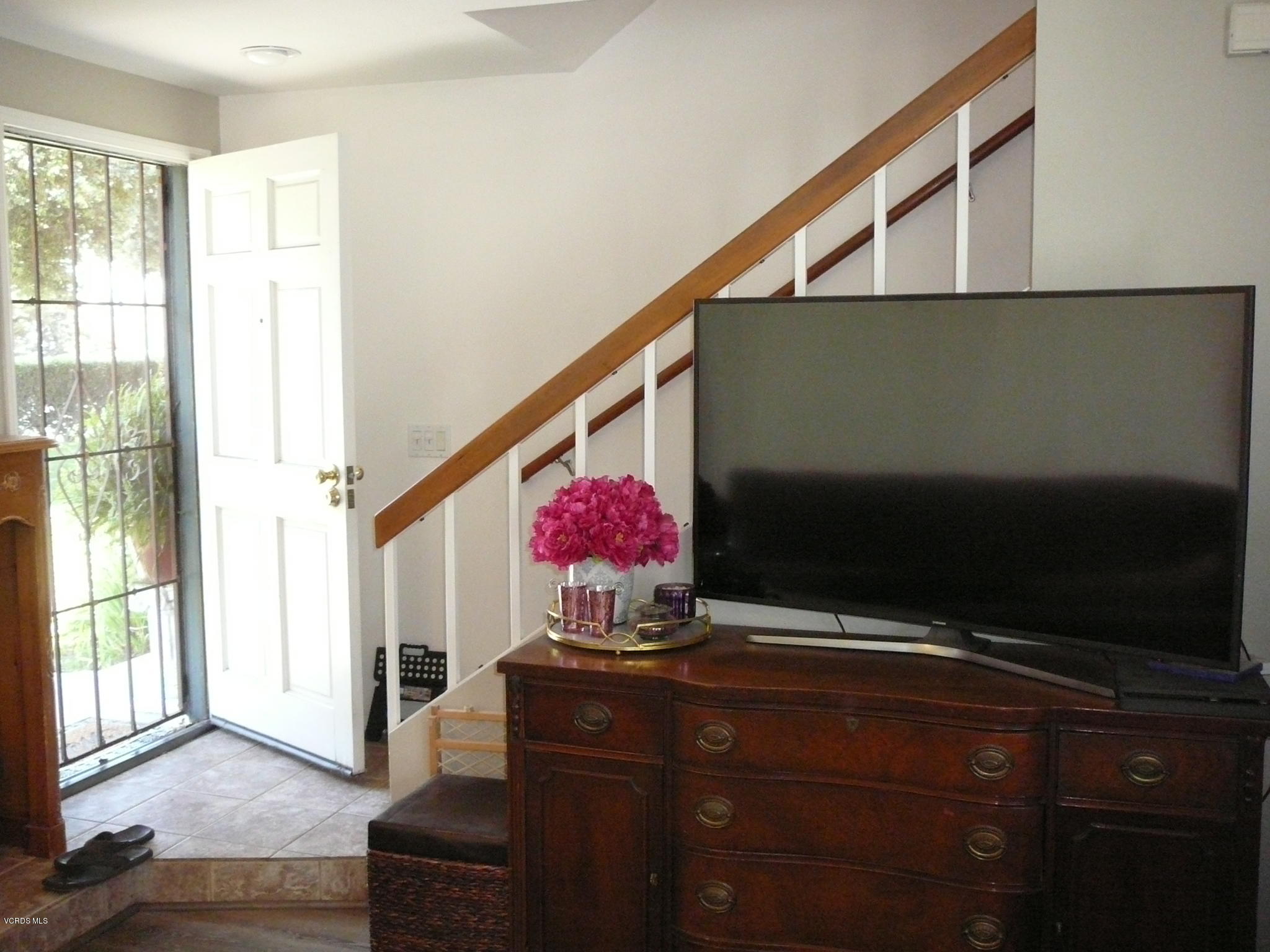 2001 East Bard Road Oxnard, CA 93033 - Photo 6 of 13 004
