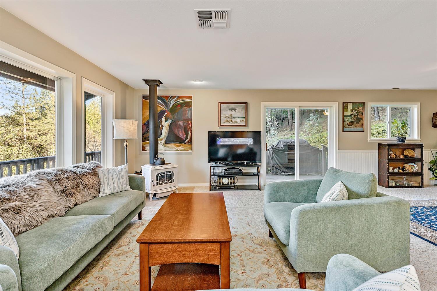 8129 Thompson Creek Road Jacksonville, OR 97530 - Photo 11 of 33 Additional Photo